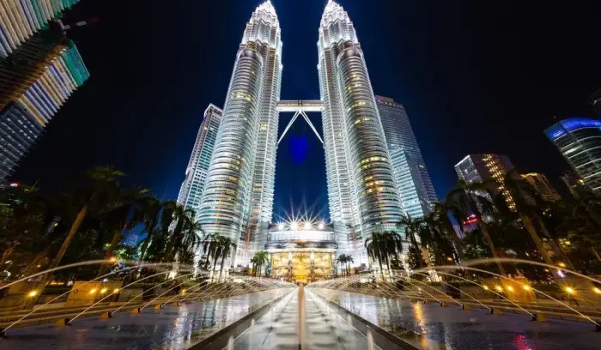 Petronas-Twin-Towers-in-Kuala-Lumpur